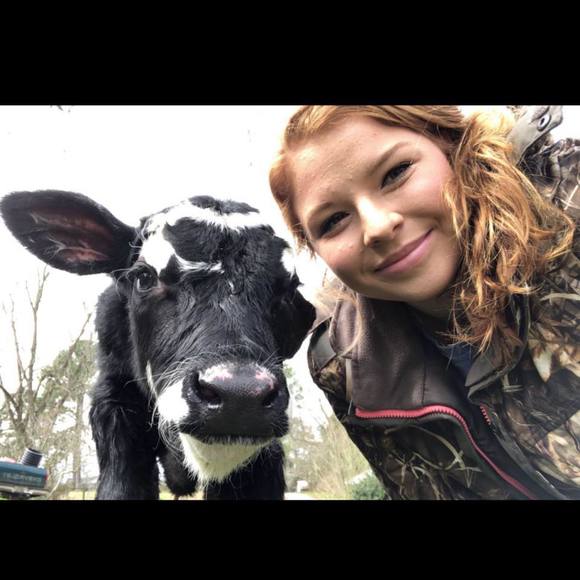 Meet your Posher, Hannah - Picture 1 of 1